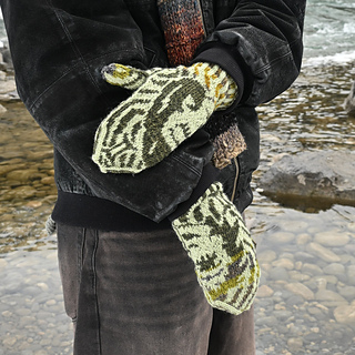 Green Gemini mittens