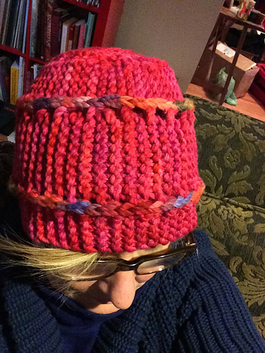 Bulky Chain Hat and Scarf photo 2