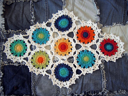 Sunny Flowers Table Runner photo 1