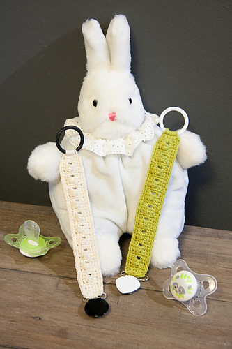 Pacifier clip photo 1