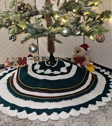 Whimsical Woodlands Christmas Tree Skirt - Sharon Morrison