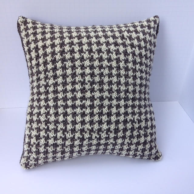 Ravelry Houndstooth Pillow pattern by LadyshipDesigns