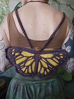 Photo from tester Lisa @schnubelcrochetarts (IG)
Yarn: We love yarn recycled cotton (yellow) and Hobbii Friends 8/8 (brown)
About 145g in total
Hook: 4 mm
Bag size: 29 x 15 x 4.5 cm (11.4 x 5.9 x 1.8 in)