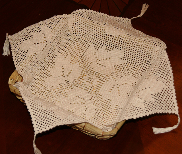Ravelry Bread basket liner pattern by Rhoda Robertson