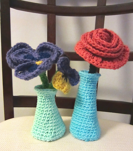 Crochet Flower Vase photo 2