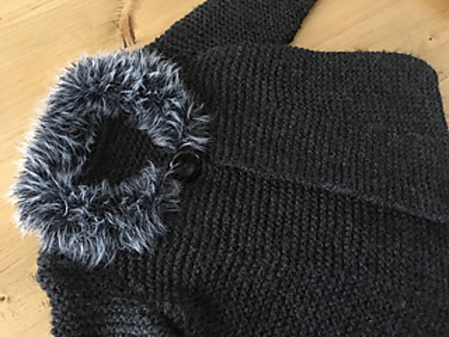 Cardigan with fur collar