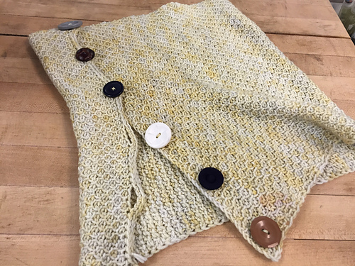 Honey Bee Cowl photo 3