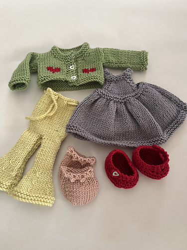 Annie Dukke - The Woolly Wardrobe