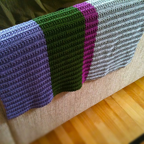 Ravelry One Row Blanket De La Harlot pattern by joumou