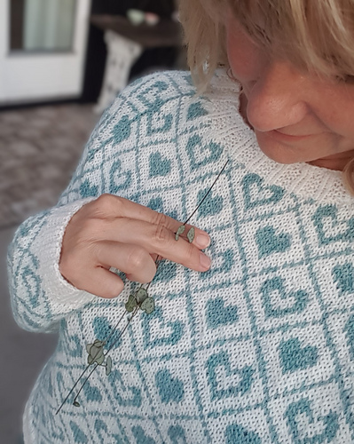 Hjerte-strenger Genser - LilleStrikk by Elisabeth Borch