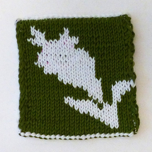 Rose Bud Coaster in 3-Colored Double Knitting photo 3