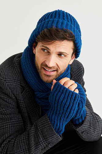 10627 Hat, Scarf & Handwarmers photo 4
