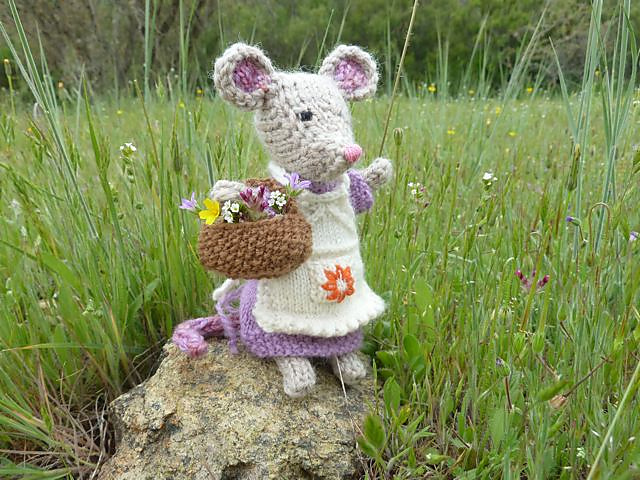 Ravelry: Linguist77's Little Miss Mouse in the Meadow