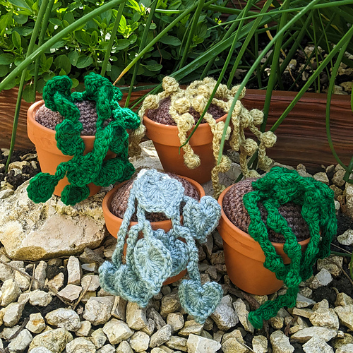 Ravelry: Small Hanging Plant pattern by Lisa Collins, The Craft Room