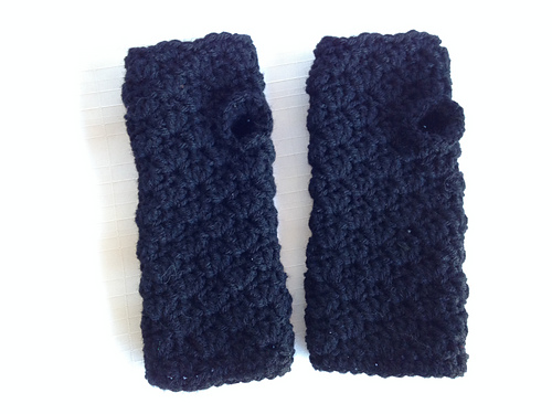 Garnet Beret & Fingerless Gloves photo 6