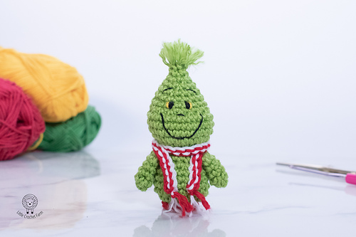 Ravelry: Mini Grinch pattern by Ana Carolina Figueiredo