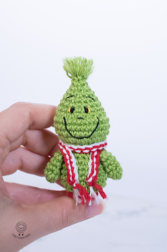 Ravelry: Mini Grinch pattern by Ana Carolina Figueiredo