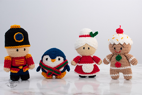 Ravelry: Mrs. Claus amigurumi pattern by Ana Carolina Figueiredo
