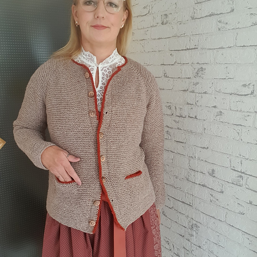 Ravelry Janker Vreni pattern by Lenka Pekarek