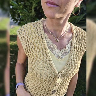 Größe S
gestrickt aus der Belle von Dropsdesign doppelfädig