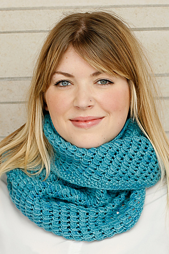Ravelry: Bar Hopping Cowl pattern by Denise Bell