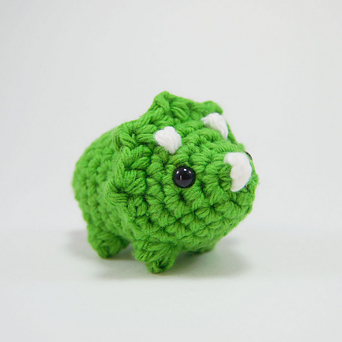 Mini Triceratops amigurumi - LouiesLoops