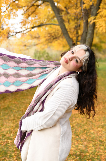 ravelry-garland-of-stitches-pattern-by-louise-robert