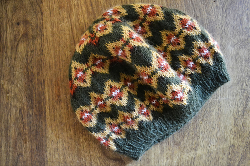 Ravelry: Dancing Rhombus hat pattern by Loulalalou