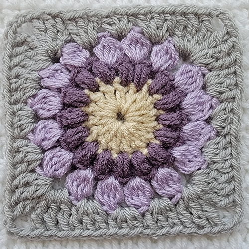Solstråle Granny Square - Crochet Me Lovely