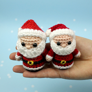 left: worsted yarn and 3.5mm hook; right: DK yarn and 3mm hook 