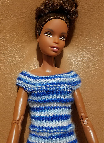 Min første strikk Barbie-kjole - SafiyaA