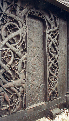The picture that inspired me. Urnesportalen shows Ragnarök.
