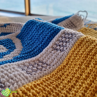 Mosaic Bath Toys Crib Blanket - WIP