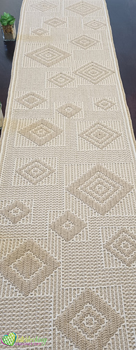 Ravelry: Scattered Diamonds Table Runner pattern by Lynne Adriaanse