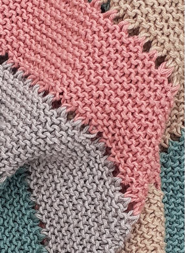 Reversible Garter Pram Blanket photo 4