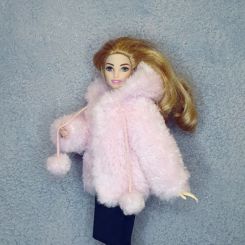 Pelsfrakk til Barbie-dukke - Lyudmila Korkina