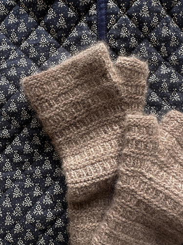 Ravelry: Gloves No. 1 pattern by My Favourite Things