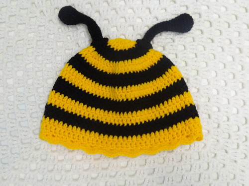Bee Beanie & Poncho photo 2