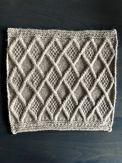 NVA #14 Diamond Lattice with Moss Stitch