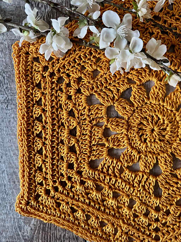 Ravelry: Clover and Comb Placemat pattern by Debbie Field