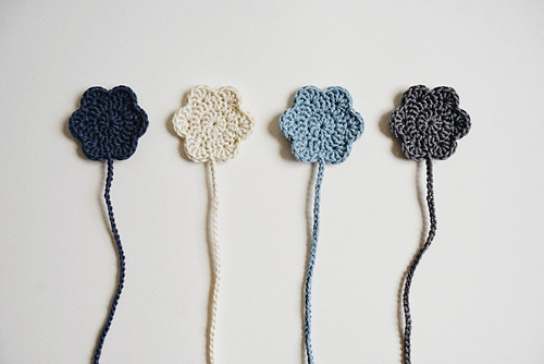 Minimal Flower Bookmark