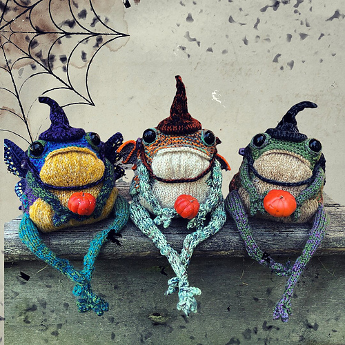 Toad Witch Hat and Cape photo 1