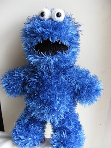 Cookie Monster crochet pattern by Maggie Makes Stuff