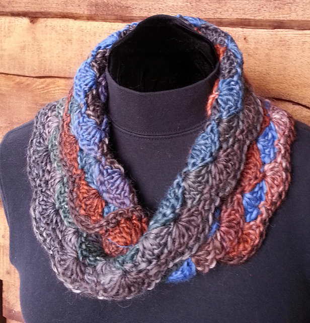 Ravelry Anna Moebius Cowl pattern by Andee Graves