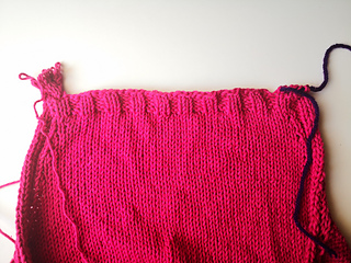 original back of the top.
I didn't like it so I unraveled it