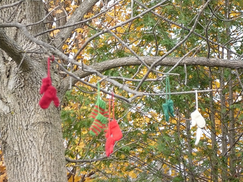 Mini Mitten Ornaments photo 3