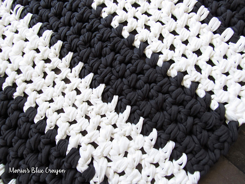 T-shirt Yarn Rug photo 1