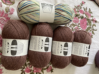 Love the Mondim of Retrosaria so much !  And perfect for colorwork and steeking 