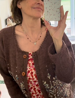 My neckband a little  smaller.  And pickup also 3/4 sk 