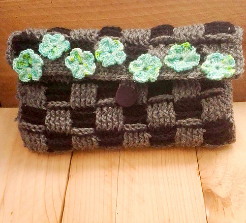Basket of Posies Clutch photo 4